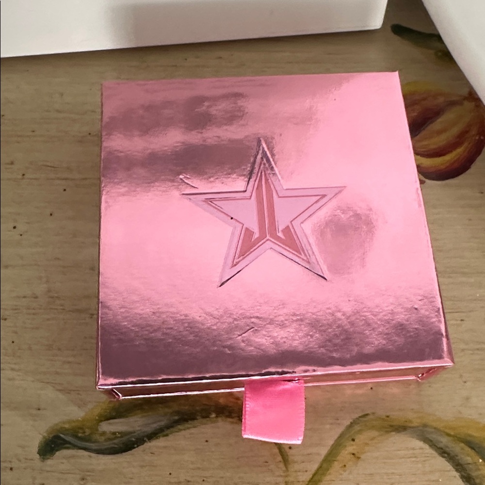 Pink Cleaver Pendant Necklace Jeffree Star - Picture 3 of 3